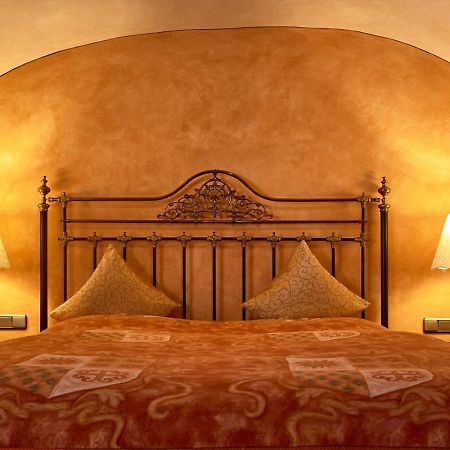 Historik Hotel Gotisches Haus Garni Ротенбург-на-Таубере Экстерьер фото
